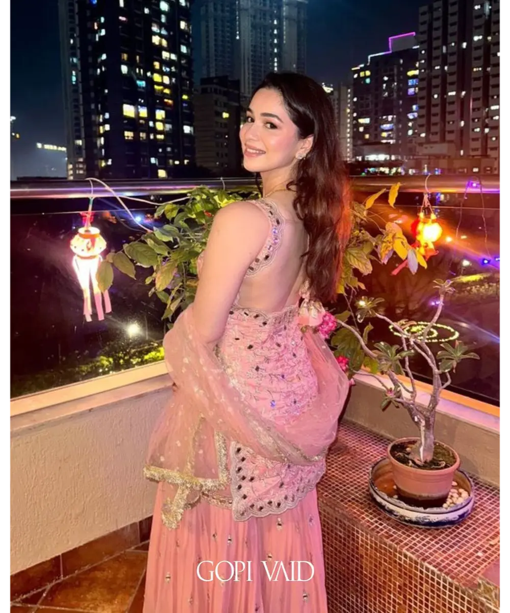 GOPI VAID- Soneera Sharara Set